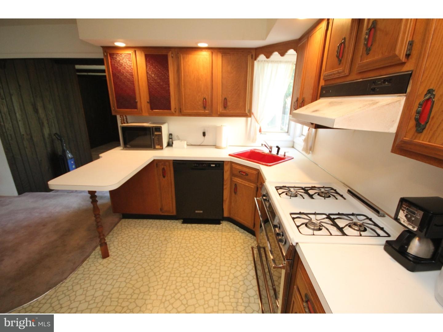 40 Sherbrooke Road Ewing, NJ 08638 - Photo 5 of 12