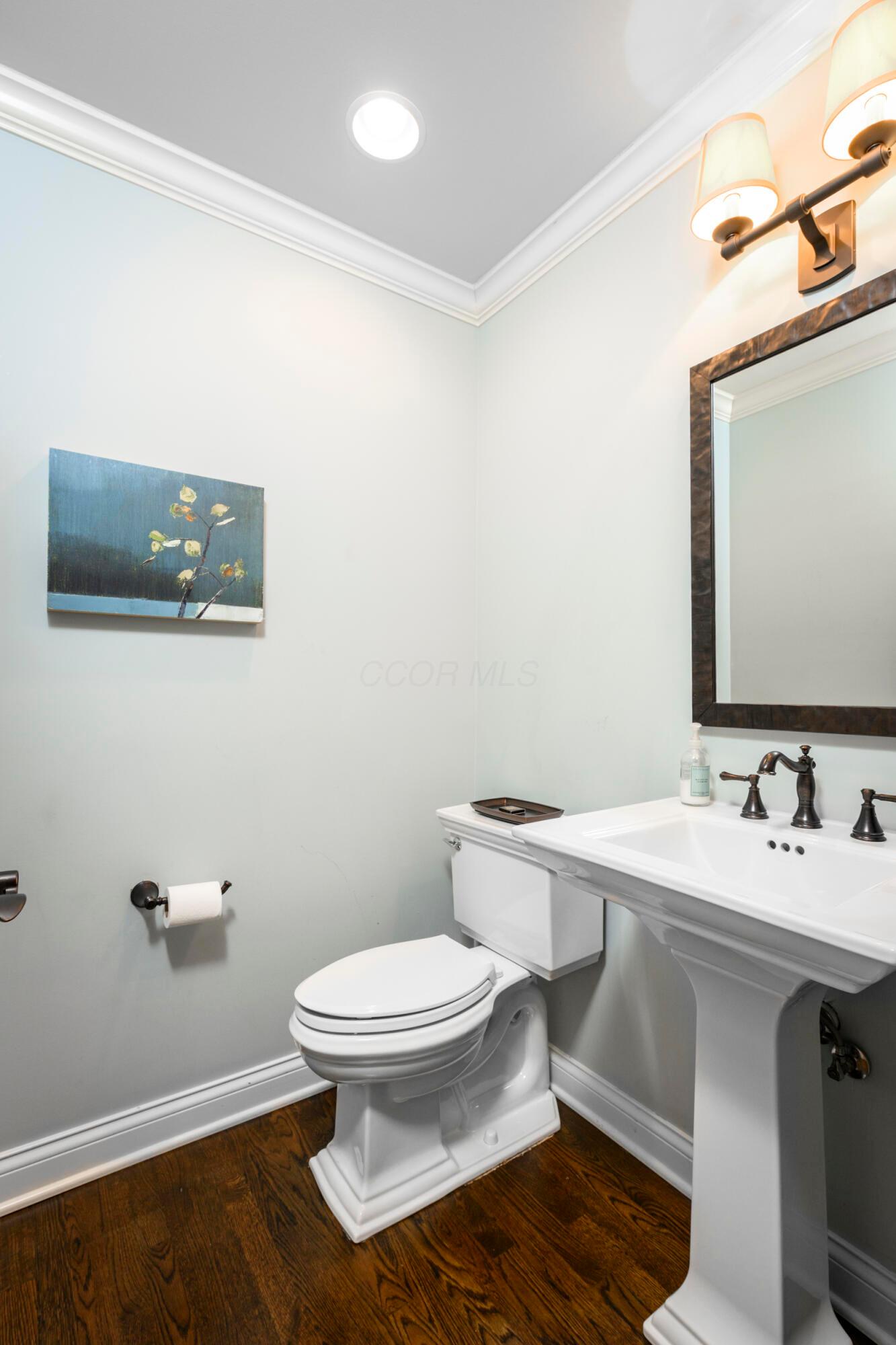 1865 Collingswood Road Columbus, OH 43221 - Photo 11 of 32 1st Floor 1/2 bathroom