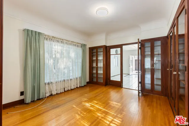 $2,400,000 | 955 South Highland Avenue, Los Angeles, CA 90036