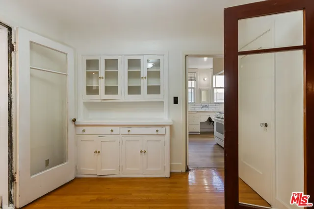 $2,400,000 | 955 South Highland Avenue, Los Angeles, CA 90036