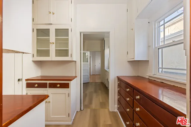 $2,400,000 | 955 South Highland Avenue, Los Angeles, CA 90036