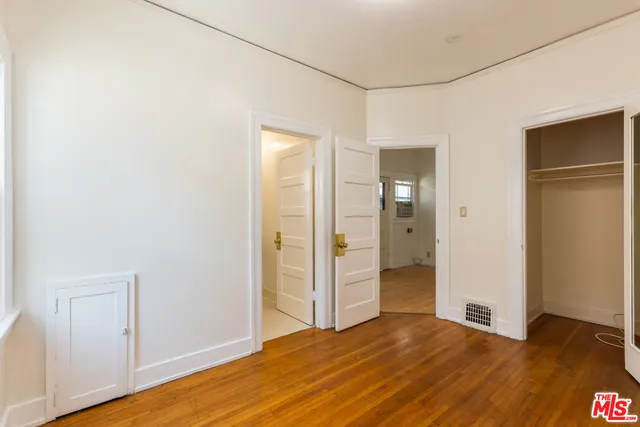 $2,400,000 | 955 South Highland Avenue, Los Angeles, CA 90036