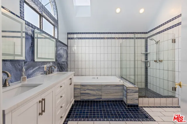 $2,400,000 | 955 South Highland Avenue, Los Angeles, CA 90036