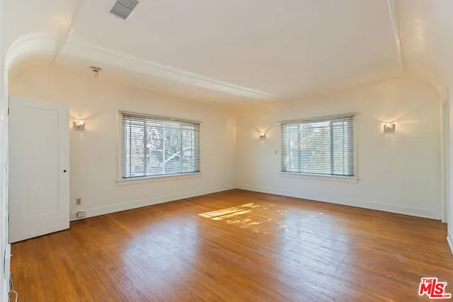 $2,400,000 | 955 South Highland Avenue, Los Angeles, CA 90036