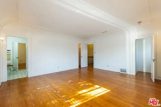 $2,400,000 | 955 South Highland Avenue, Los Angeles, CA 90036