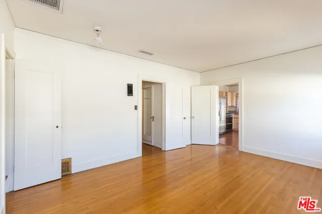 $2,400,000 | 955 South Highland Avenue, Los Angeles, CA 90036