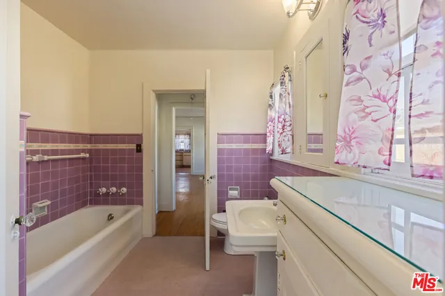 $2,400,000 | 955 South Highland Avenue, Los Angeles, CA 90036