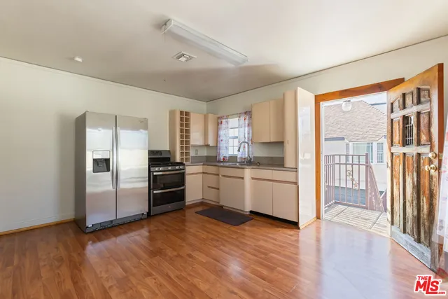 $2,400,000 | 955 South Highland Avenue, Los Angeles, CA 90036