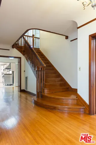 $2,400,000 | 955 South Highland Avenue, Los Angeles, CA 90036