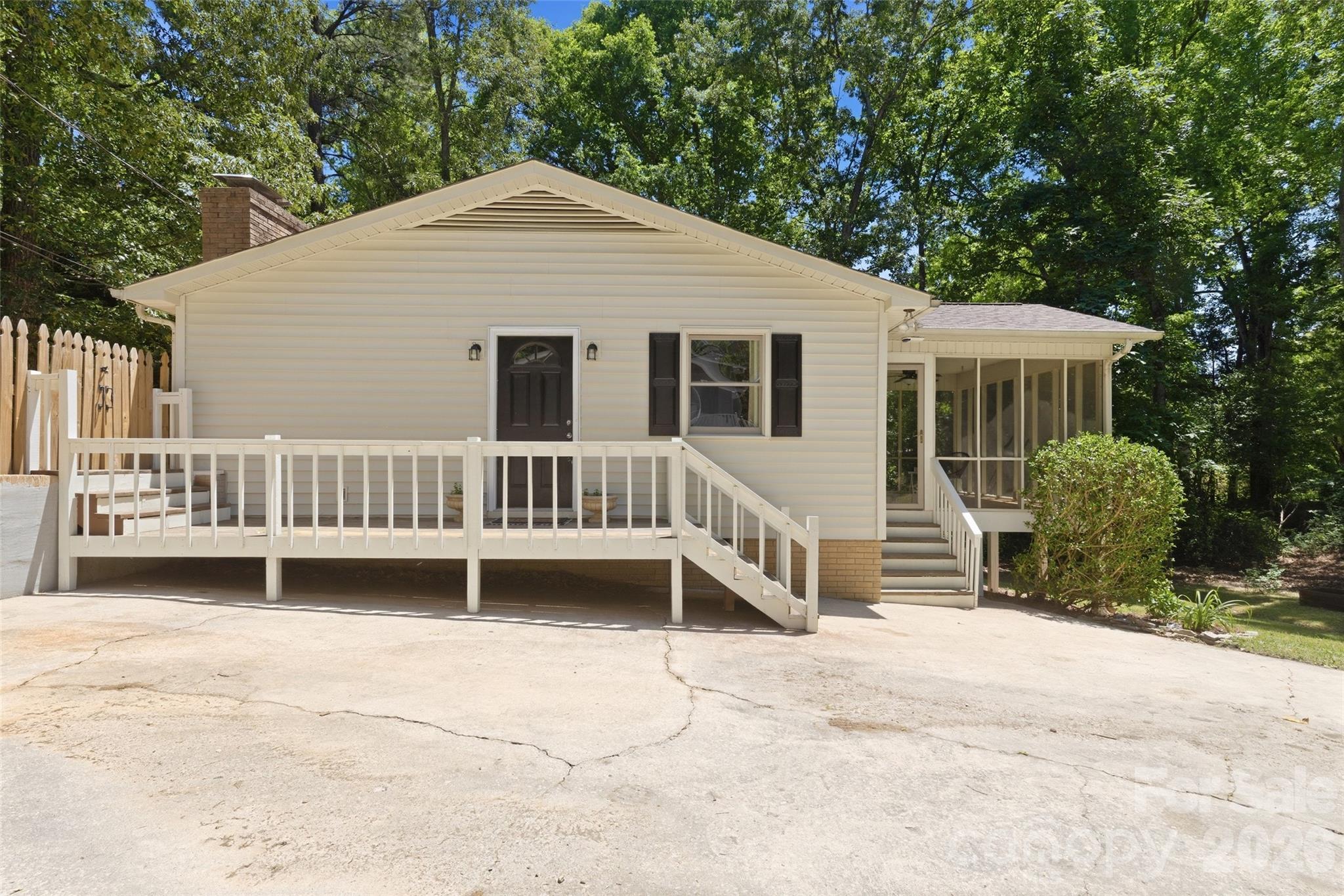 609 Davis Street Lancaster, SC 29720 - Photo 4 of 42