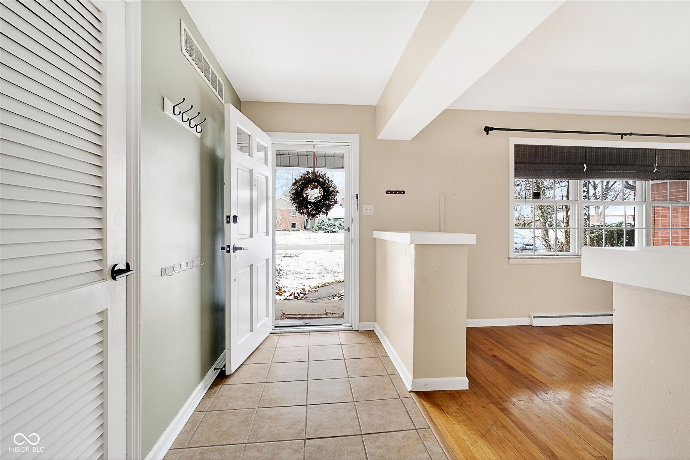 6336 Green Leaves Road Indianapolis, IN 46220 - Photo 2 of 40