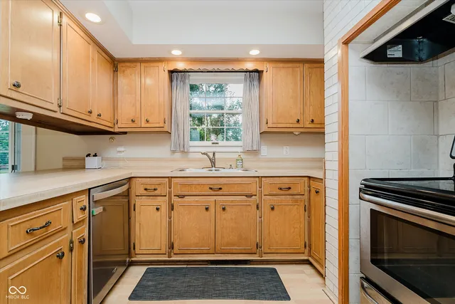 $349,900 | 6336 Green Leaves Road, Indianapolis, IN 46220