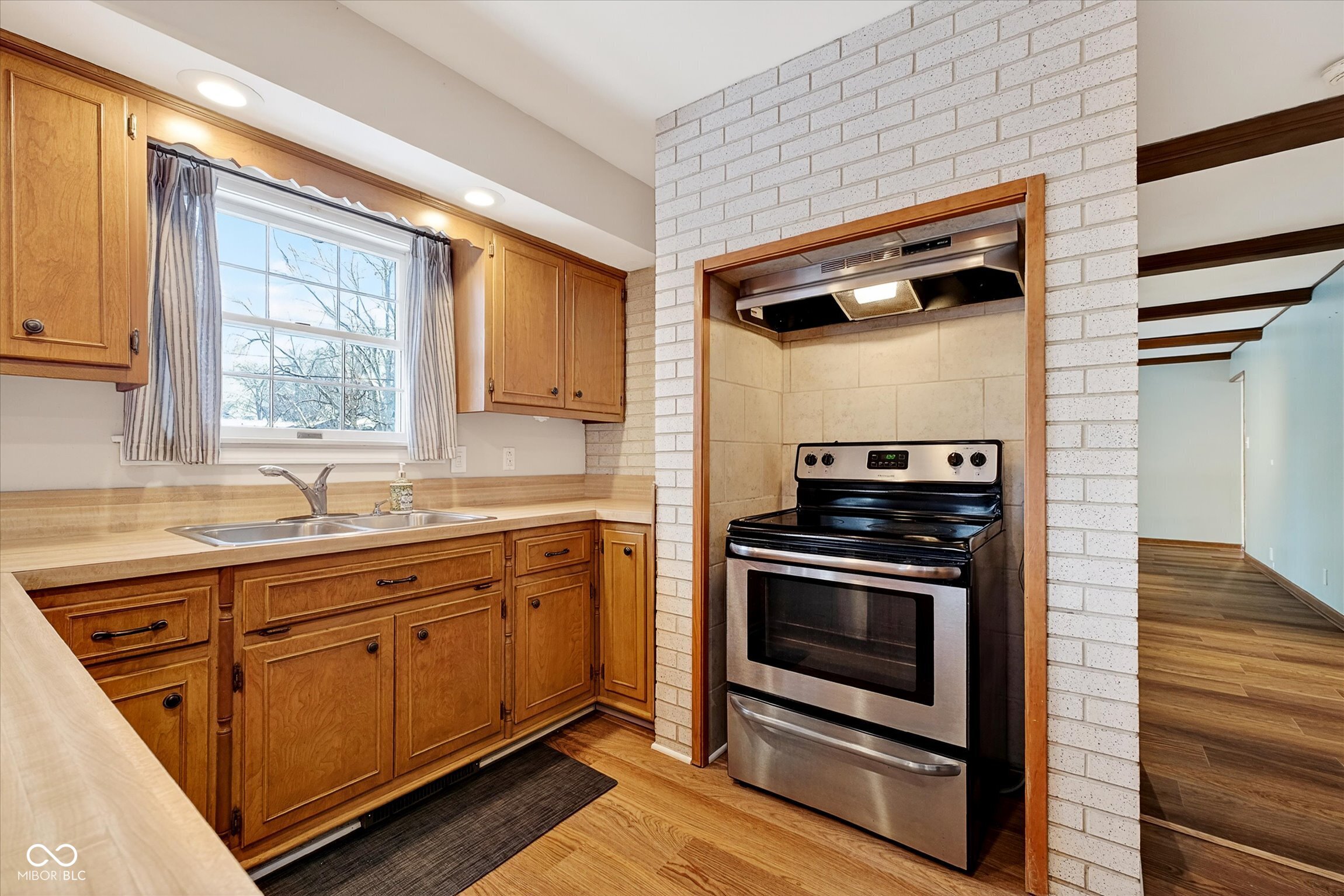 6336 Green Leaves Road Indianapolis, IN 46220 - Photo 9 of 40