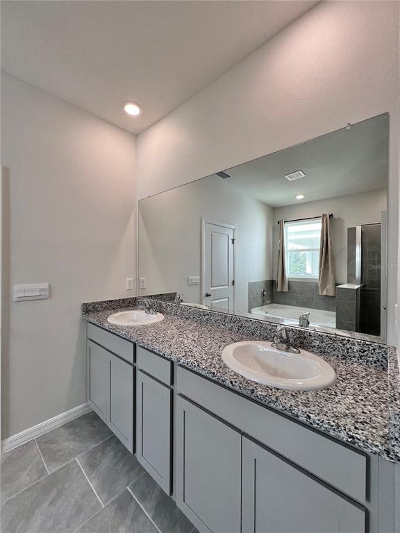 33869 Field Maple Loop Wesley Chapel, FL 33545 - Photo 18 of 37