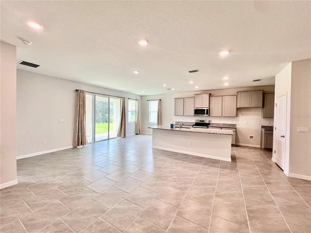 33869 Field Maple Loop Wesley Chapel, FL 33545 - Photo 6 of 37