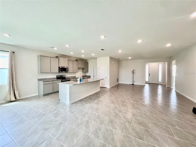 $2,045 | 33869 Field Maple Loop, Wesley Chapel, FL 33545