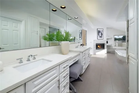 $4,125,000 | 332 Holmwood Drive, Newport Beach, CA 92663
