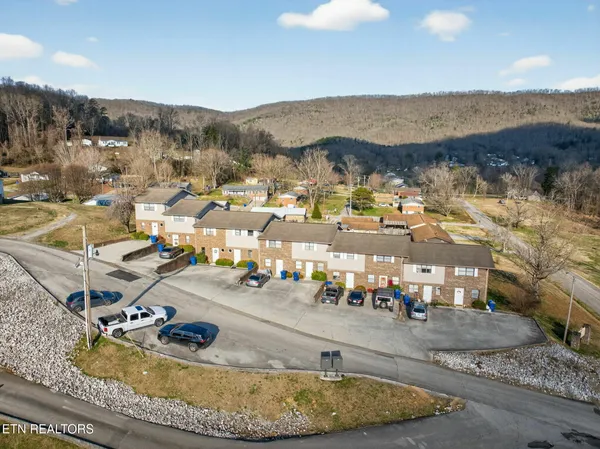 $1 | 147 Waddell Circle, Oak Ridge, TN 37830