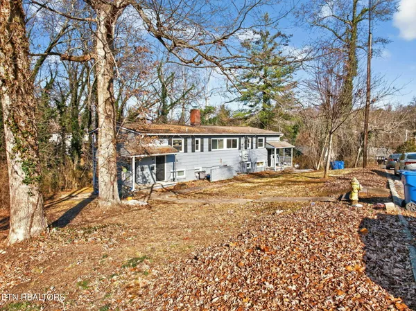 $1 | 147 Waddell Circle, Oak Ridge, TN 37830