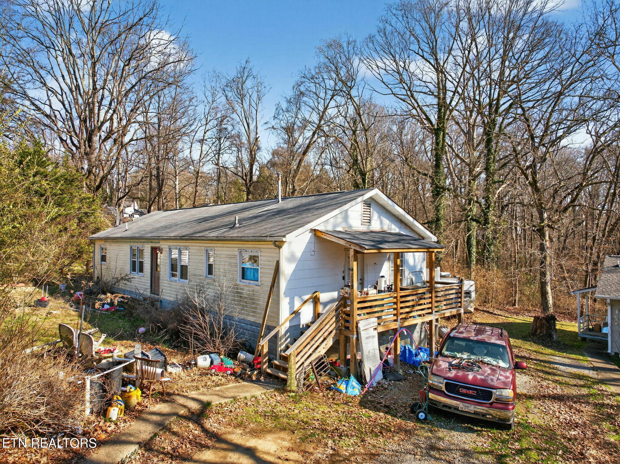 147 Waddell Circle Oak Ridge, TN 37830 - Photo 19 of 24 19-web-or-mls-121_Walham_Lane-70