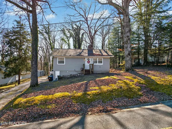 $1 | 147 Waddell Circle, Oak Ridge, TN 37830