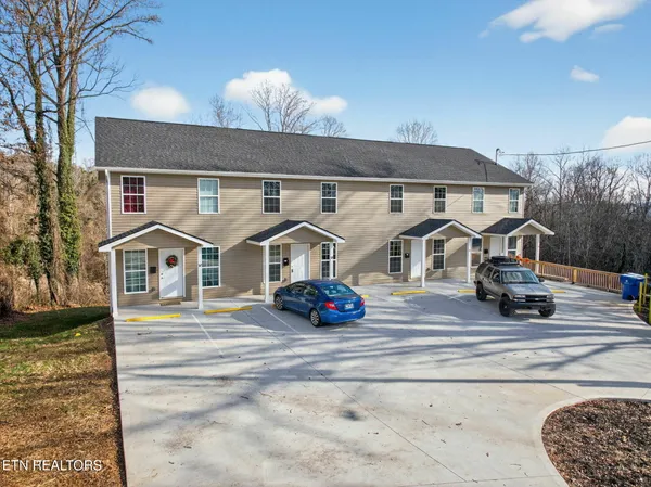 $1 | 147 Waddell Circle, Oak Ridge, TN 37830