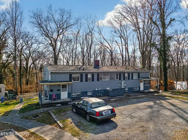 $1 | 147 Waddell Circle, Oak Ridge, TN 37830