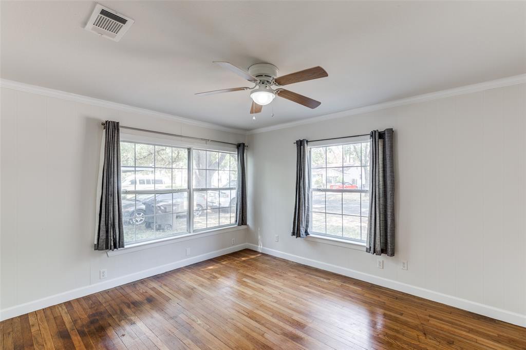 852 Northwood Road Fort Worth, TX 76107 - Photo 15 of 20