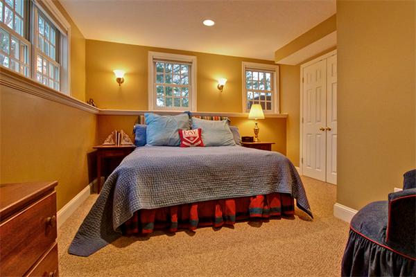 6 Chadwick Way Hopkinton, MA 01748 - Photo 26 of 30 a bed room with a bed and a lamp