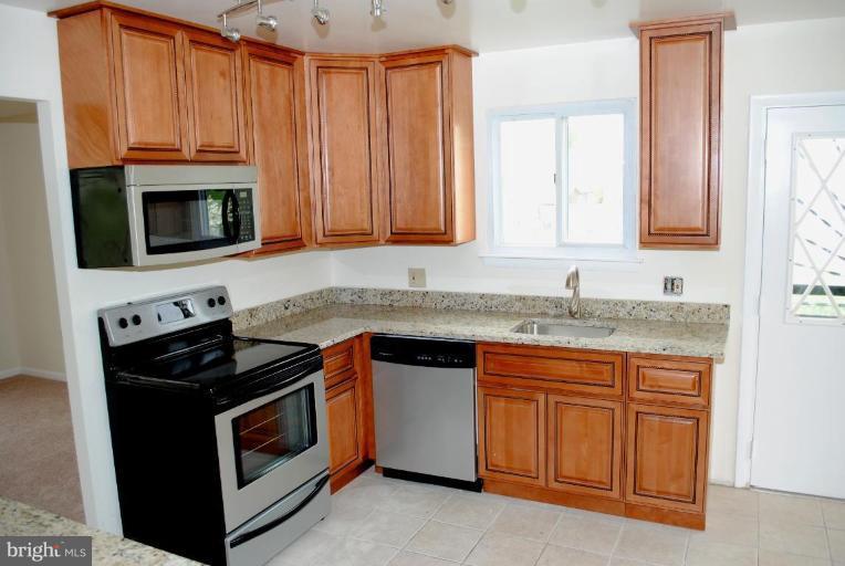 9721 Mendoza Road Randallstown, MD 21133 - Photo 14 of 30 Kitchen