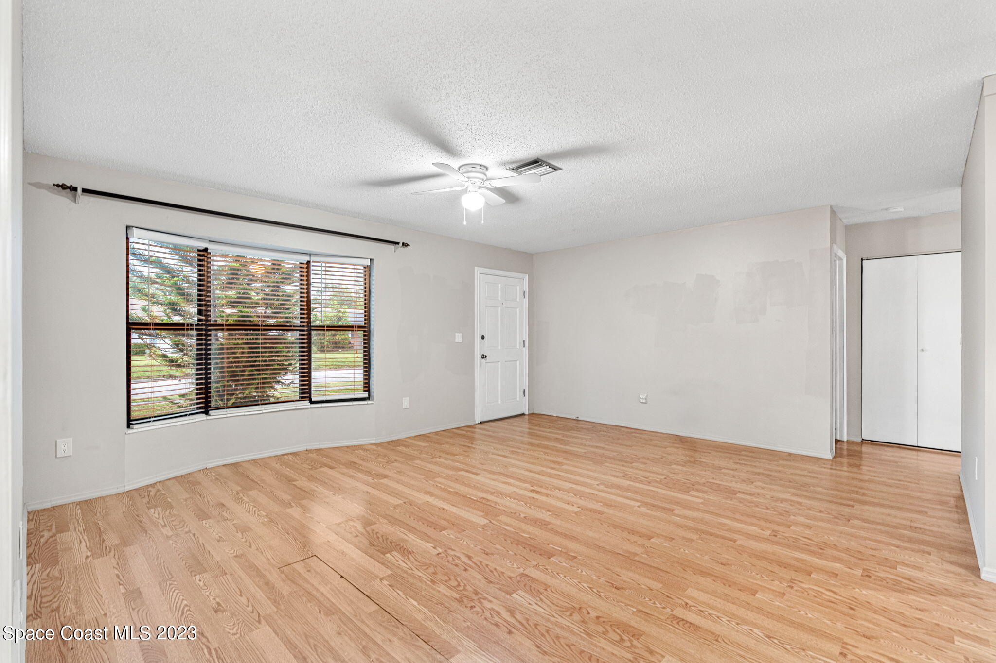2455 Colony Drive Melbourne, FL 32935 - Photo 5 of 30 9-web-or-mls-DSC08133-HDR-Edit