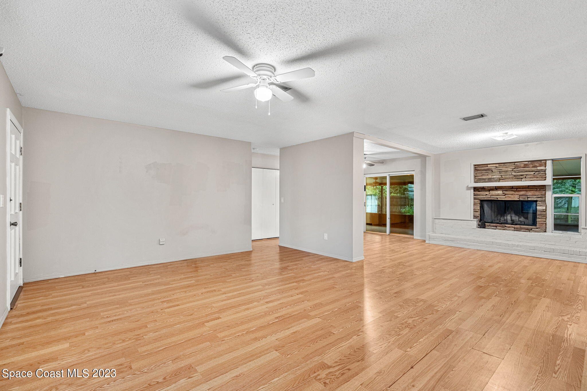 2455 Colony Drive Melbourne, FL 32935 - Photo 6 of 30 10-web-or-mls-DSC08141-HDR