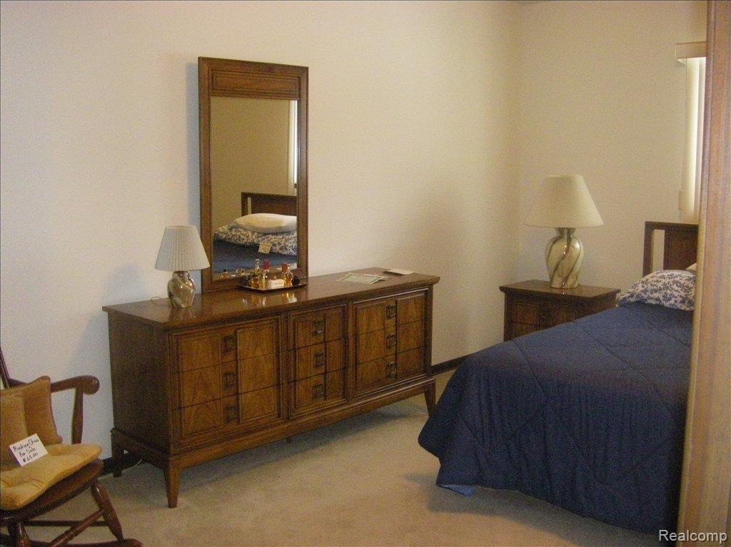 1410 Parke Street Rochester, MI 48307 - Photo 9 of 12 9 bedroom 2