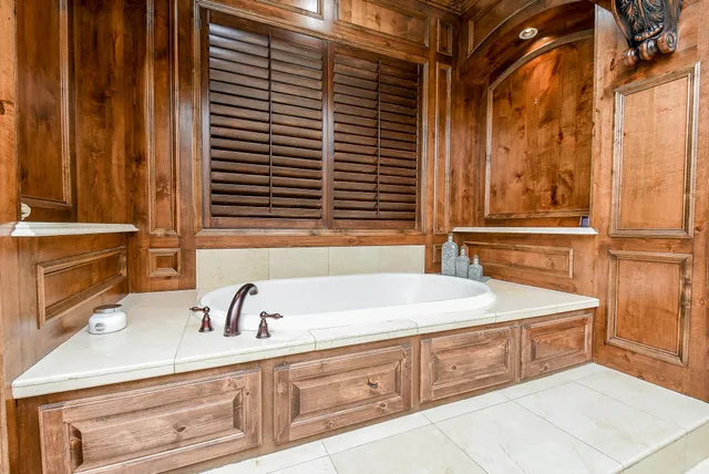 $20,000 | 10 Player Pond Place, The Woodlands, TX 77382