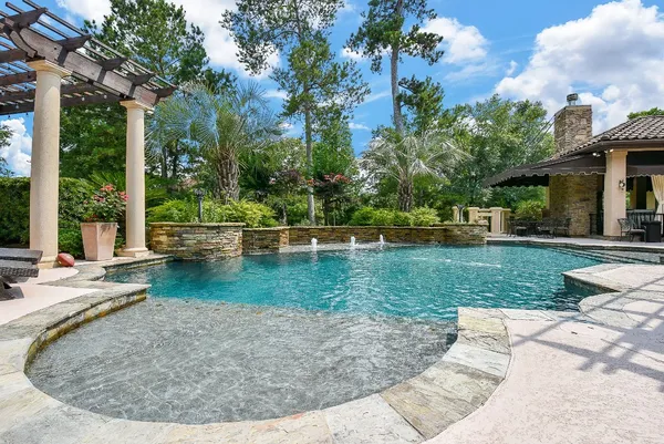 $18,000 | 10 Player Pond Place, The Woodlands, TX 77382