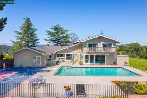 $2,995,000 | 1933 Joseph Drive, Moraga, CA 94556