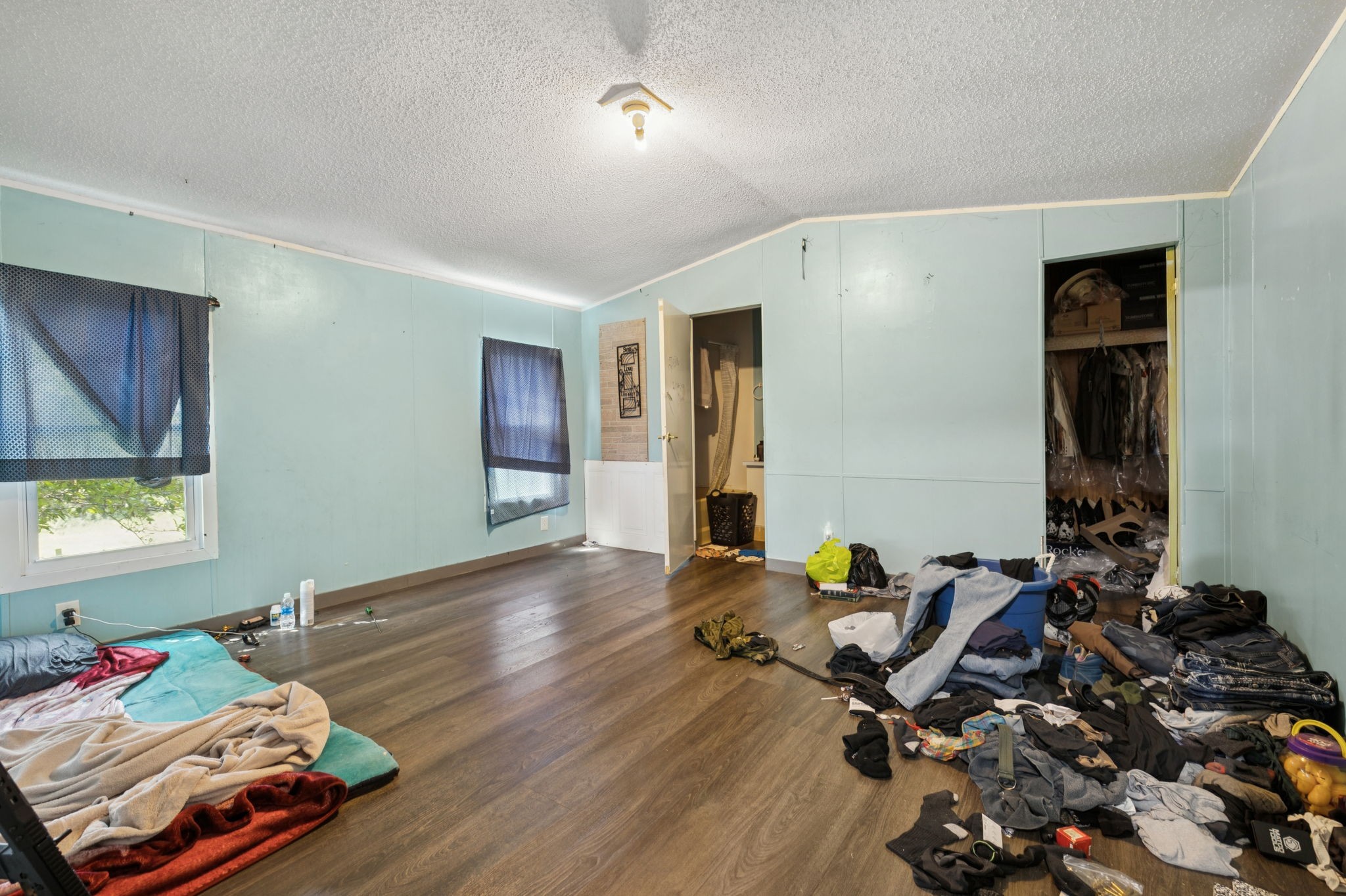942 Fay Creek Road Wartrace, TN 37183 - Photo 50 of 68 a living room with furniture and a wooden floor