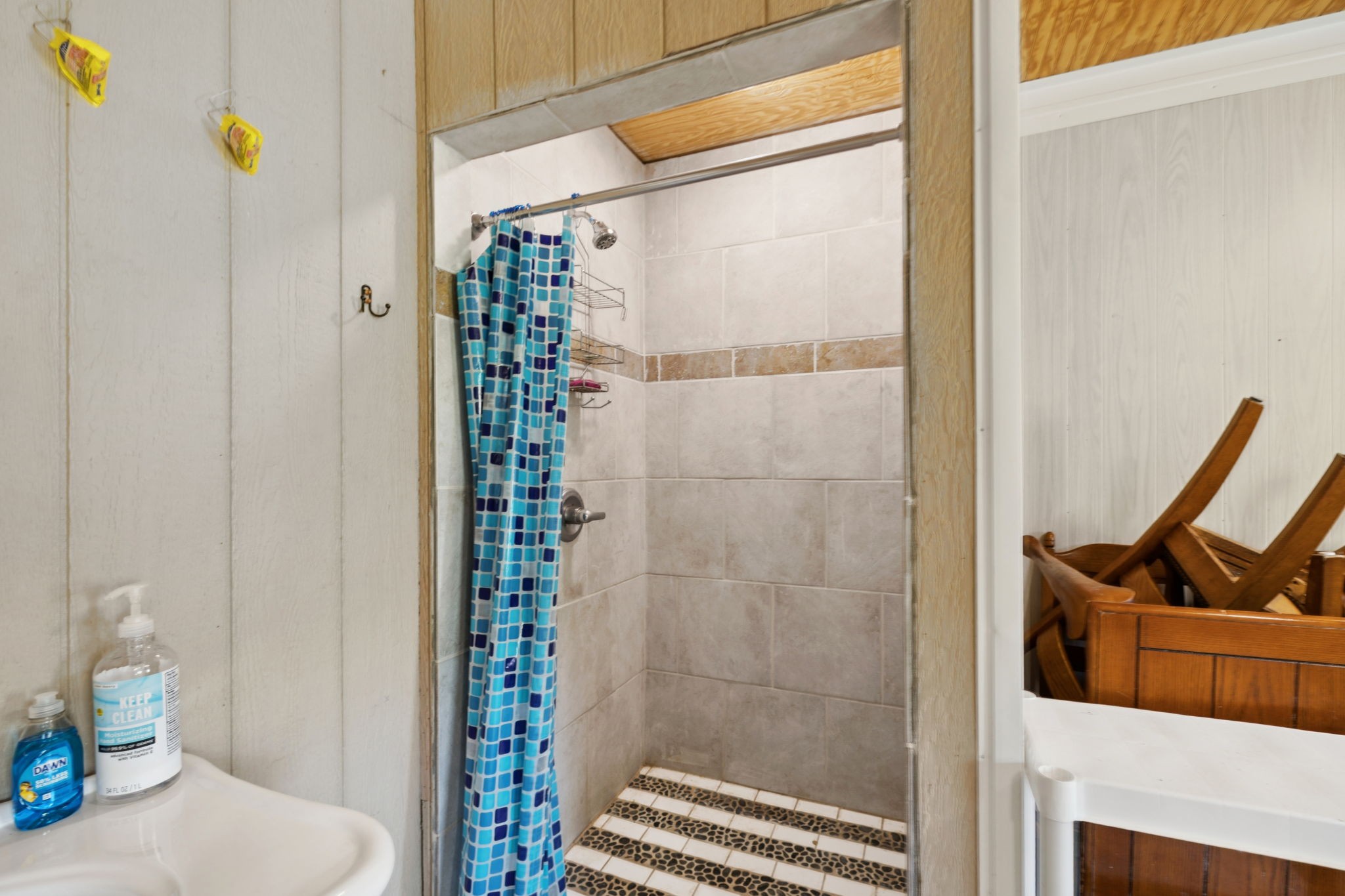 942 Fay Creek Road Wartrace, TN 37183 - Photo 66 of 68 a bathroom with a sink and a shower