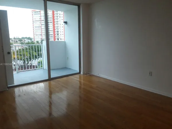 $1,650 | 1200 Northeast Miami Gardens Drive, Unit 504W, Miami, FL 33179