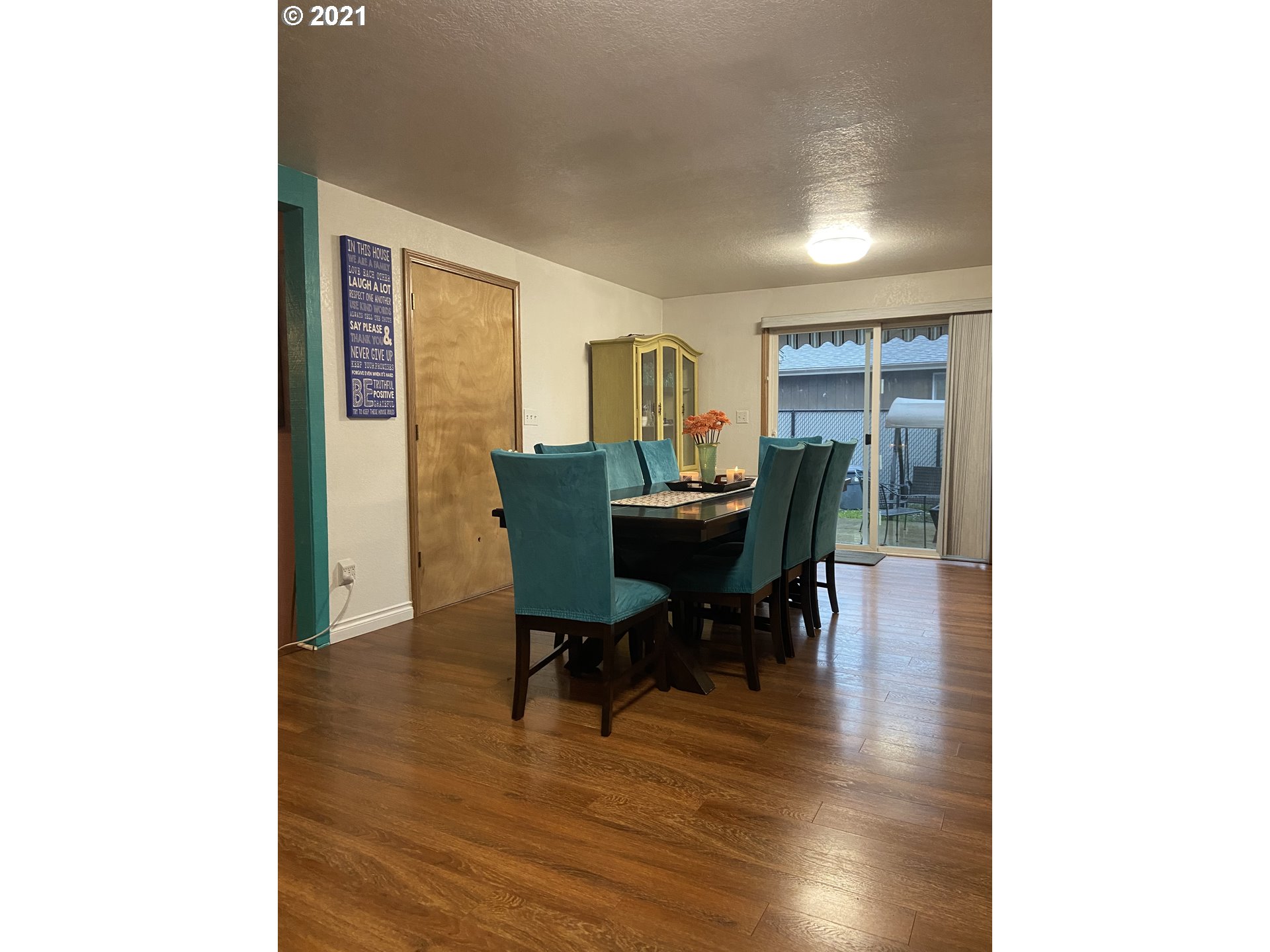 311 Maple Street Riddle, OR 97469 - Photo 7 of 24