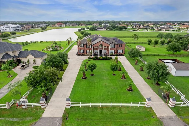 $1,099,000 | 5811 Muskogee Lane, Richmond, TX 77469