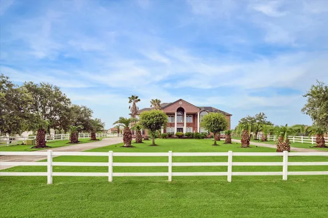 $1,099,000 | 5811 Muskogee Lane, Richmond, TX 77469