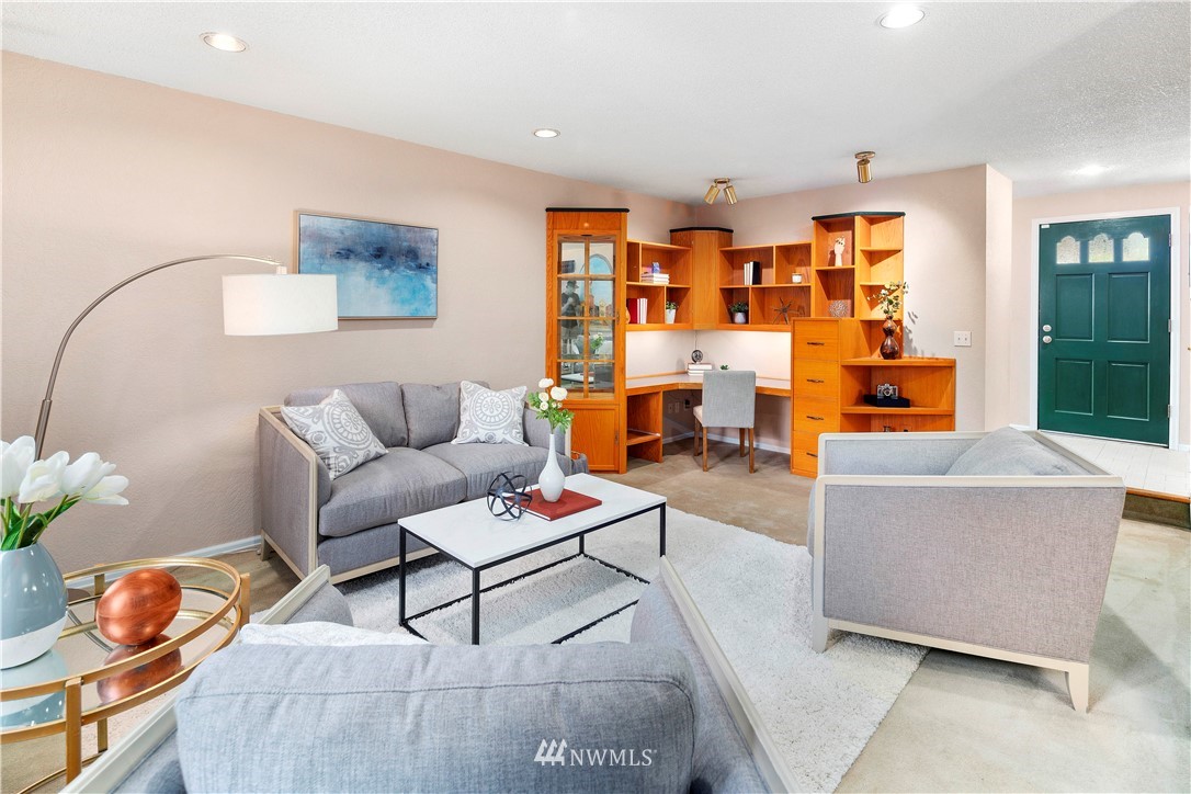 1019 South 31st Court Renton, WA 98055 - Photo 4 of 29 Gallery Image 4