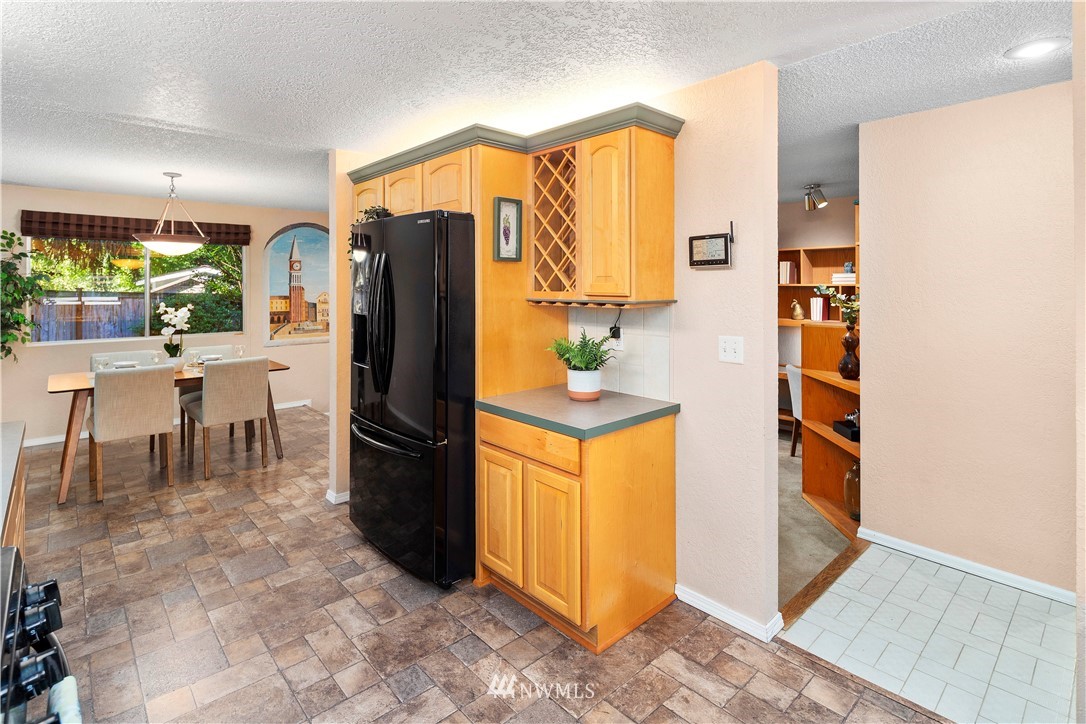 1019 South 31st Court Renton, WA 98055 - Photo 10 of 29 Gallery Image 10