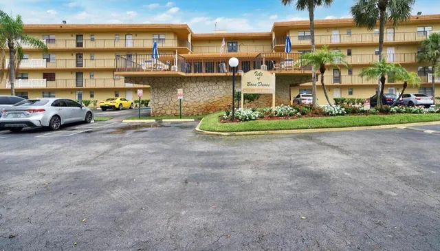 $2,000 | 9273 Southwest 8th Street, Unit 209, Boca Raton, FL 33428