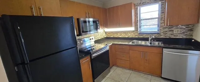 $2,000 | 9273 Southwest 8th Street, Unit 209, Boca Raton, FL 33428