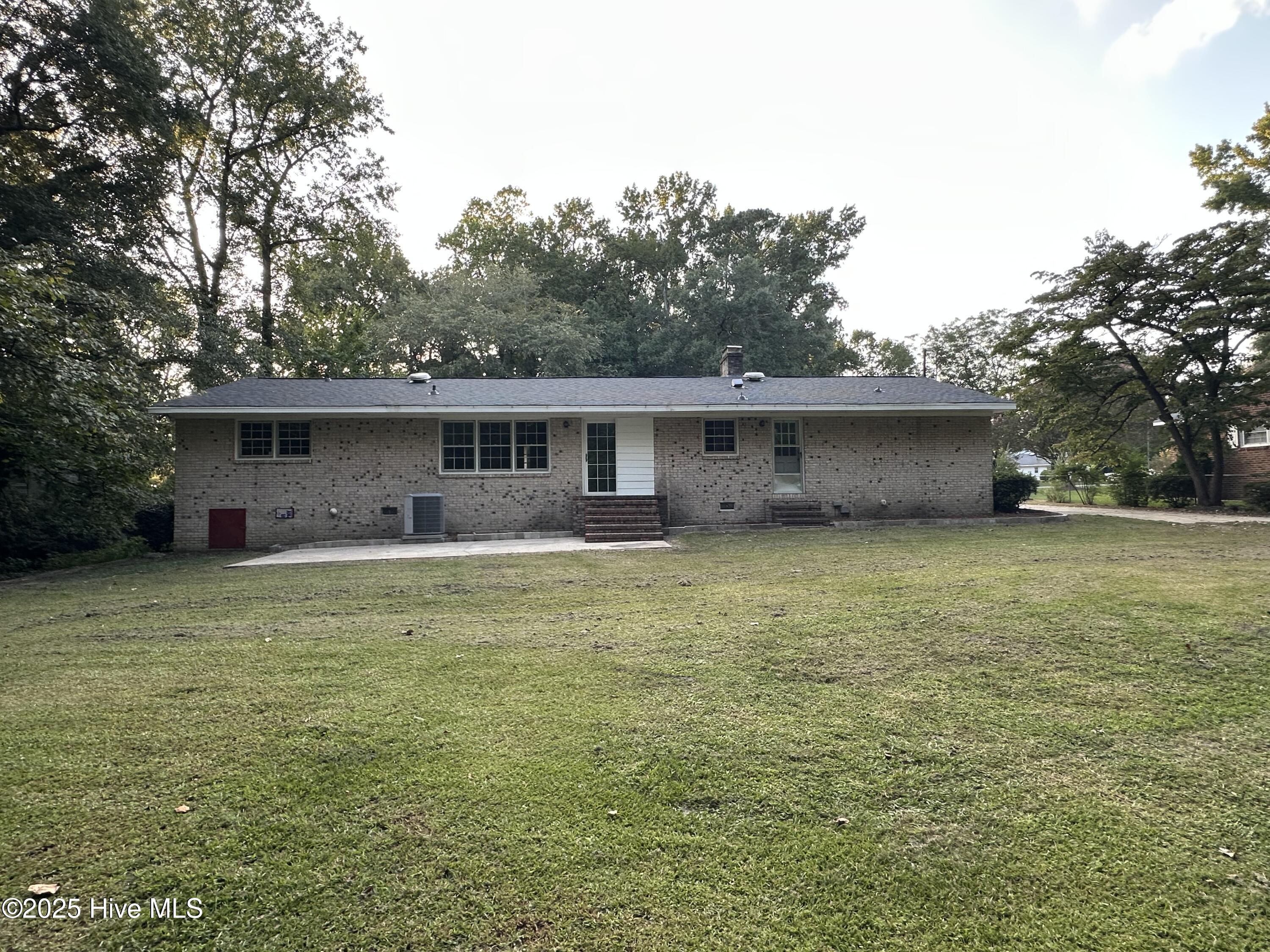 3807 Random Road Kinston, NC 28504 - Photo 5 of 46 14