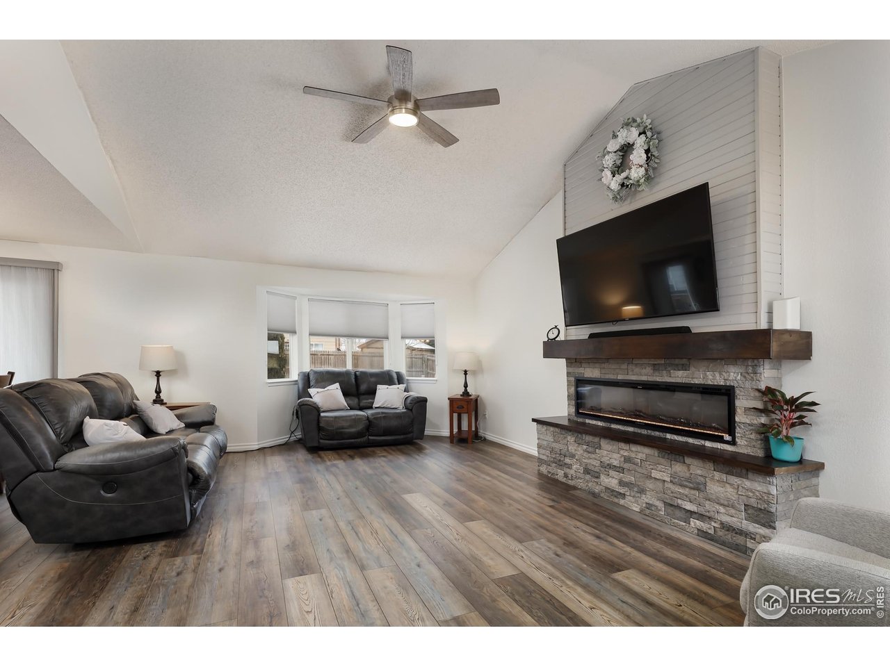 5430 Bobcat Street Frederick, CO 80504 - Photo 4 of 42 Living Room