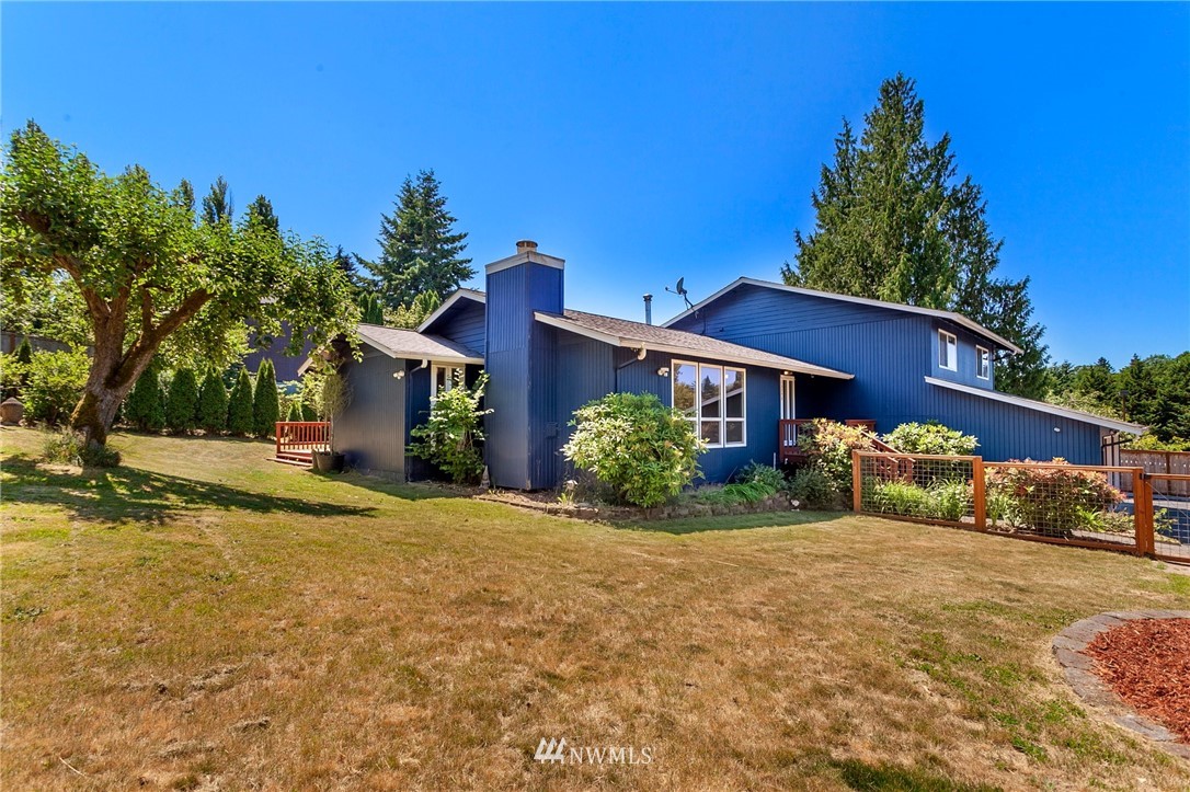 10229 26th Avenue Southwest Seattle, WA 98146 - Photo 2 of 40 Gallery Image 2
