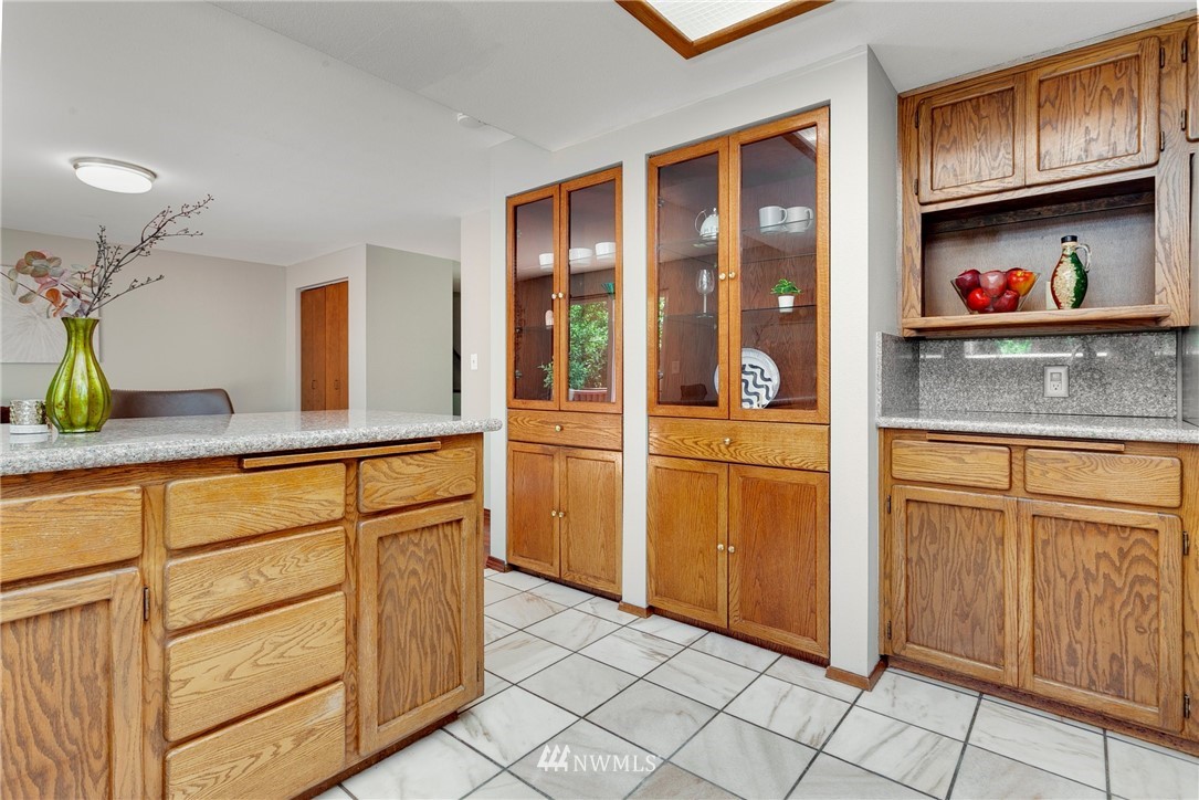 10229 26th Avenue Southwest Seattle, WA 98146 - Photo 14 of 40 Gallery Image 14